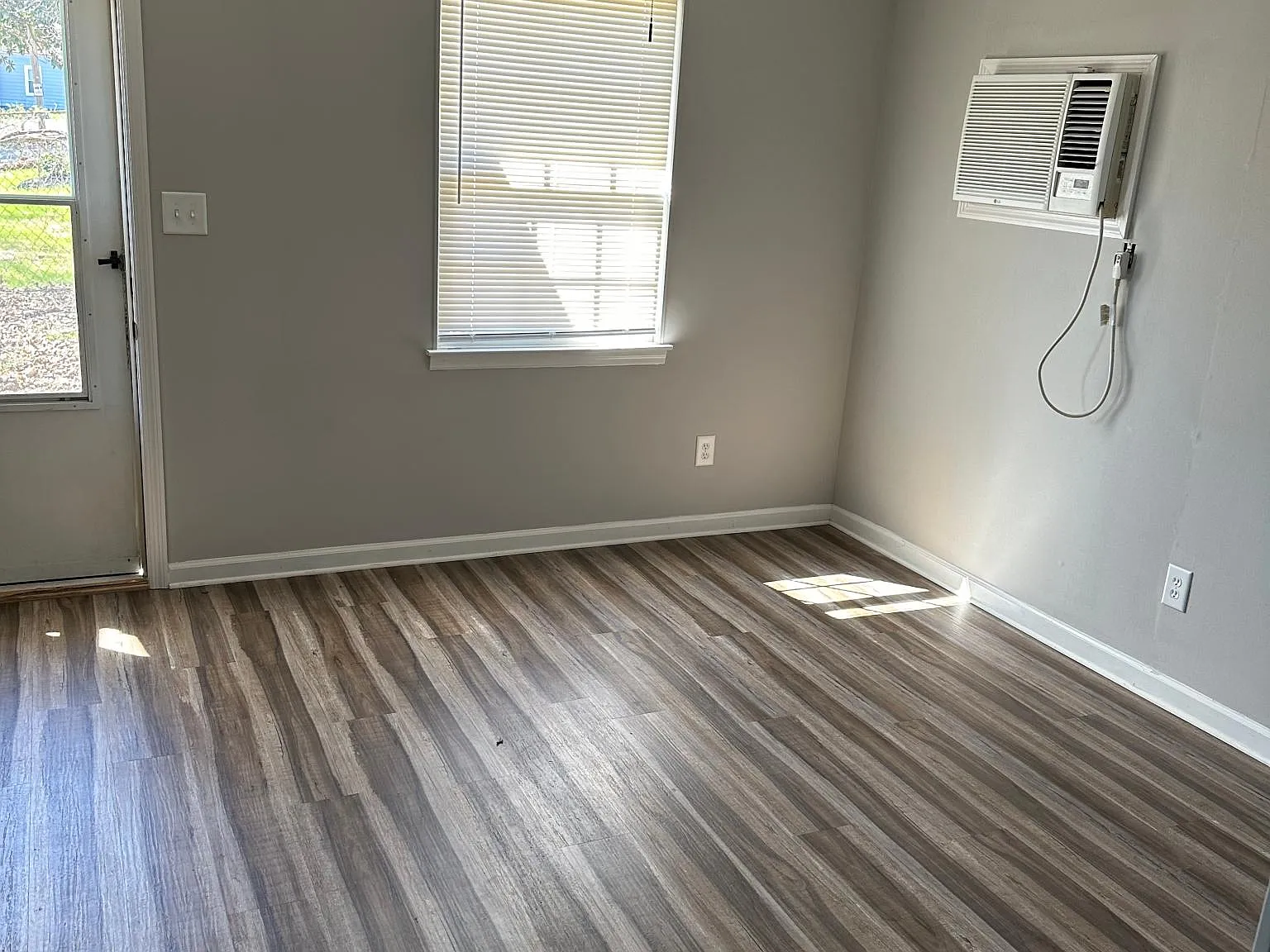 1262 S Ocoee St — Photo 2