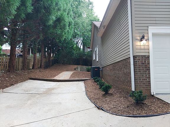 5th image of 145 Timberleaf Dr
