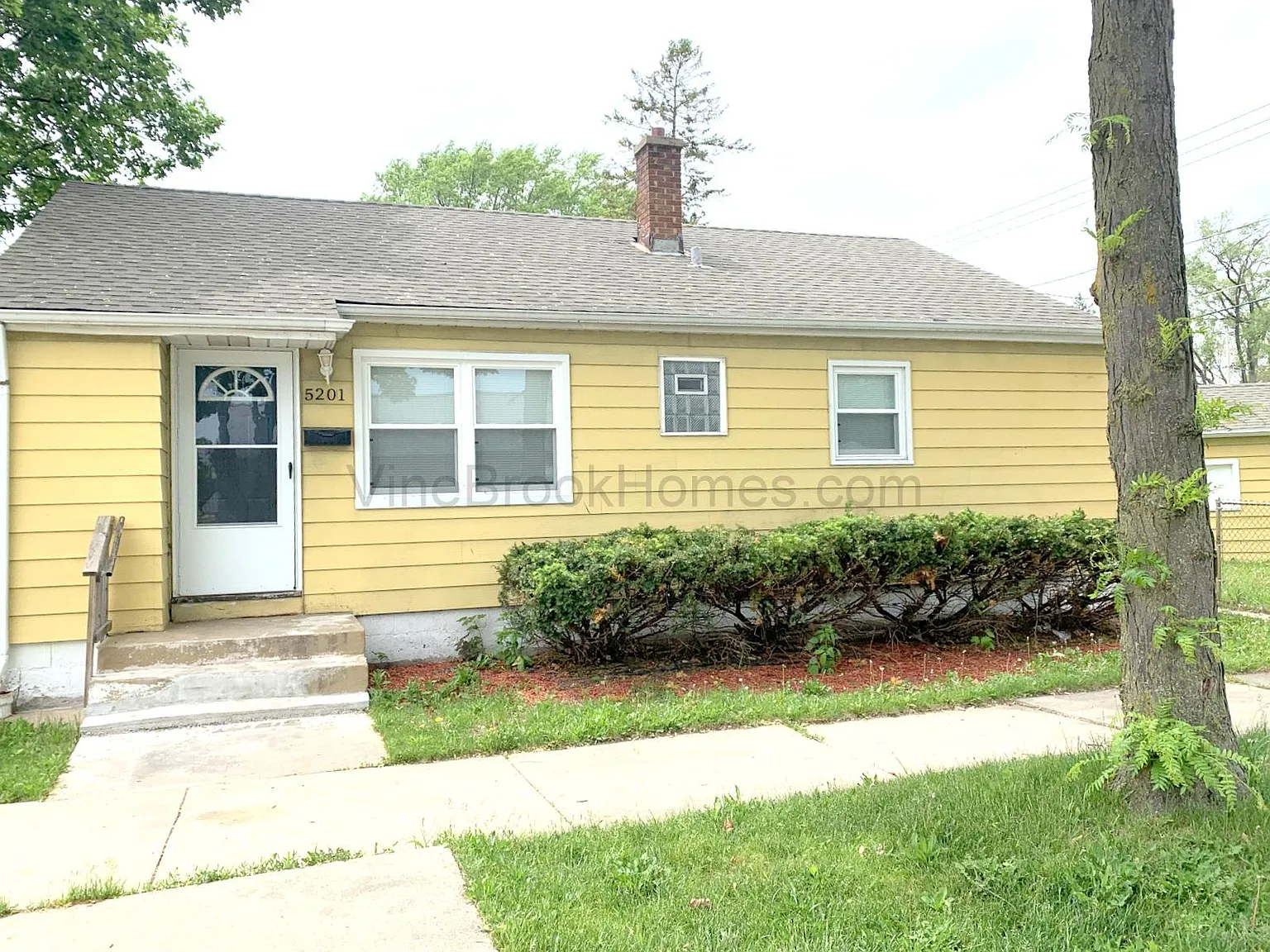5201 N 45th St photo 1