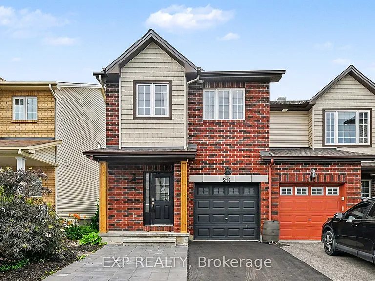 218 Rolling Meadow Cres — Photo 2