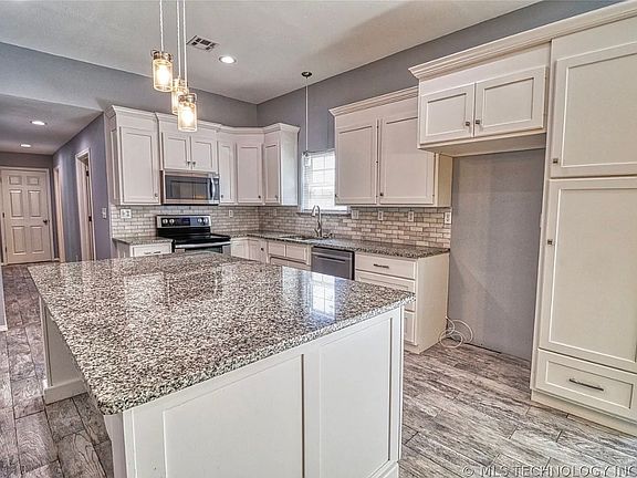 4th image of 107 Hillside Ln