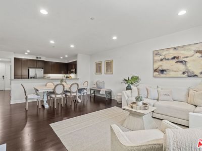 10878 Bloomfield St #210, Toluca Lake, CA, 91602