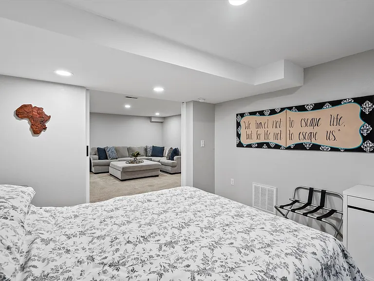 3043 W 109th Pl — Photo 22