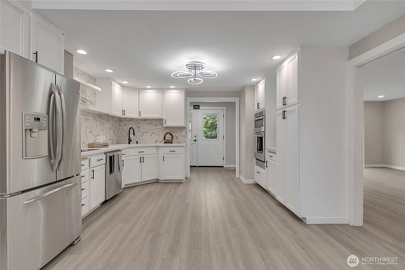 3rd image of 10223 SE 213th Place