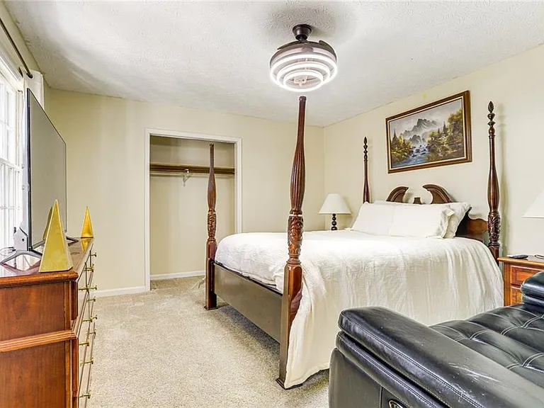 3595 Chastain Ct — Photo 10