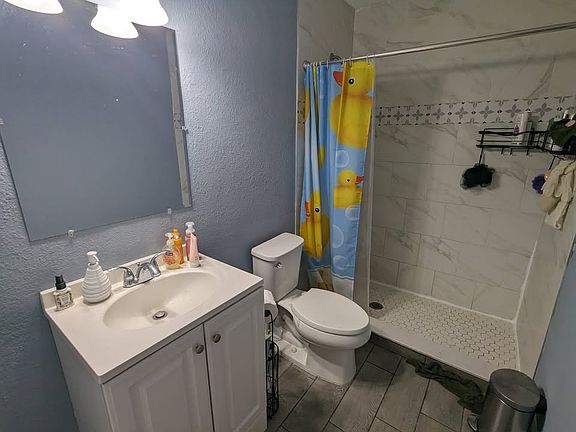 3rd image of 1667 22nd St
