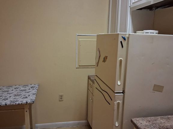 4th image of 1600 Howard Ave #1600