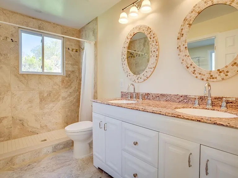 3621 Terrace Dr — Photo 4