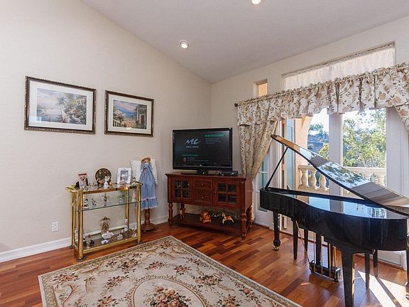 3rd image of 3531 Cameo Dr Unit 104