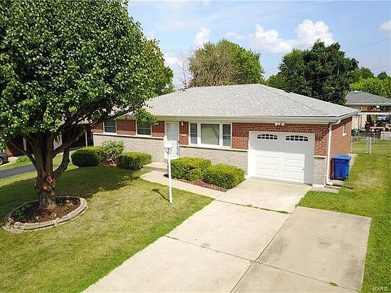 1st image of 818 Vegas Dr