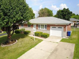 818 Vegas Dr, Saint Louis, MO