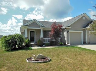 147 Beacon Point Pkwy, Flushing, MI 48433