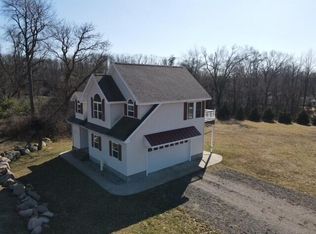 1804 Barber Dr, Hillsdale, MI 49242