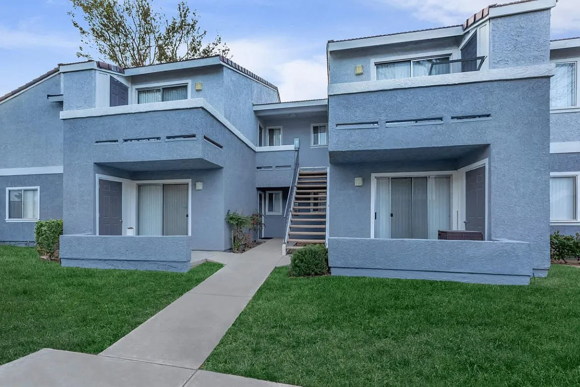 Desert Heights Apartment Homes — Photo 4