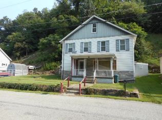 367 Pike Run Dr, Daisytown, PA 15427