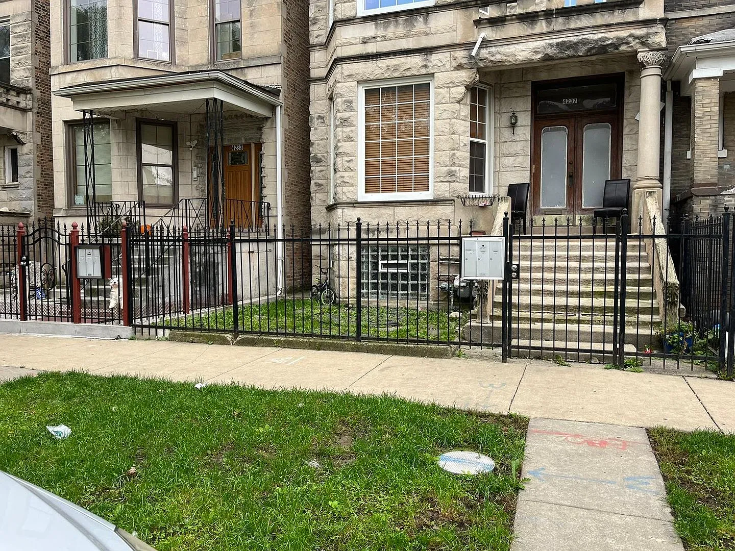 4237 W Gladys Ave — Photo 1