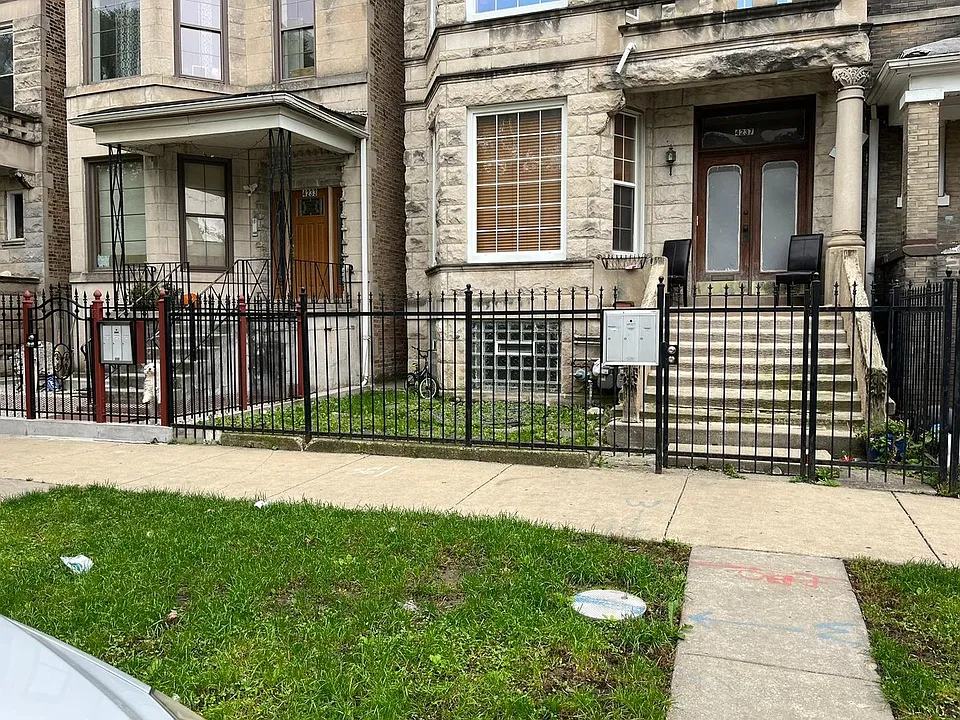 4237 W Gladys Ave