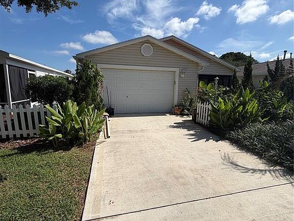 2nd image of 7851 SE 173RD PANORAMA PLACE