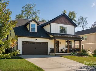 34 Myrtle Lee Cv, Arden, NC 28704