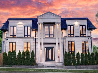 225 Northwood Dr, Toronto, ON M2M2K5