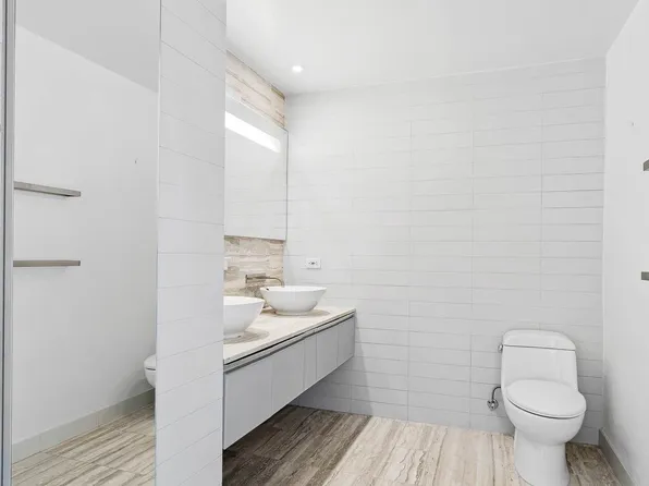 322 West 57th Street image 6 of 16