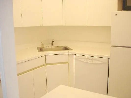 Rented by Sumitomo Real Estate Sales | media 11