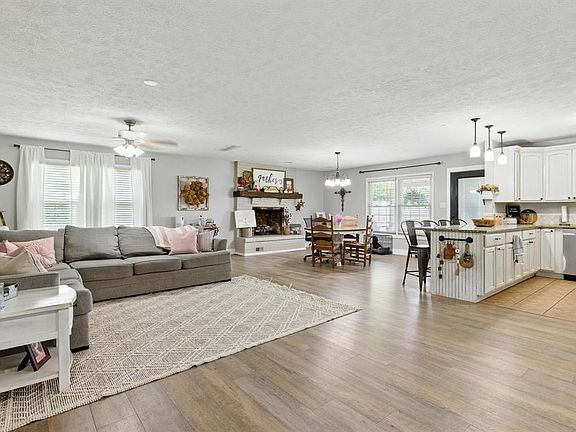 2nd image of 2419 Middleground Dr N