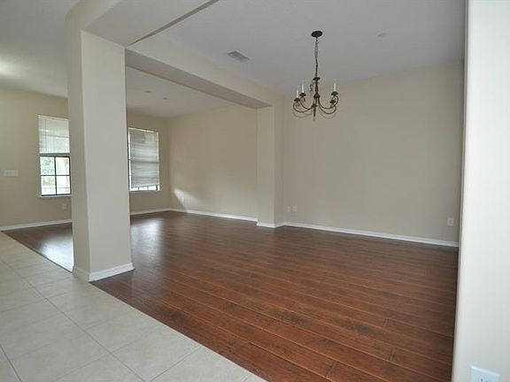 3rd image of 10332 Kristen Park Dr