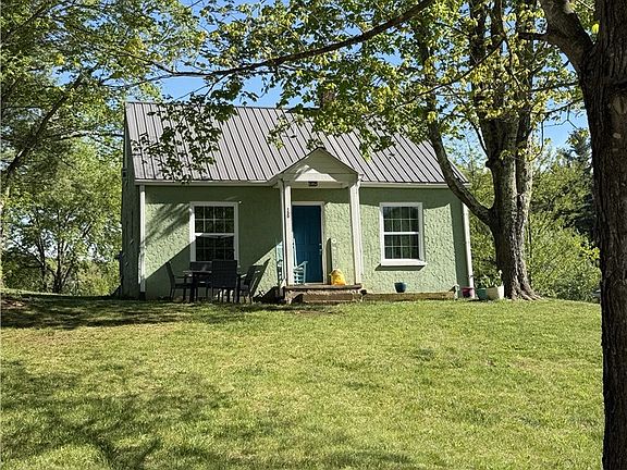 2nd image of 130 Bluegrass Drive