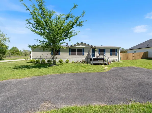 530 N Larson St, Grand Saline, TX 75140