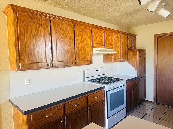 5th image of 2821 SE 90th St