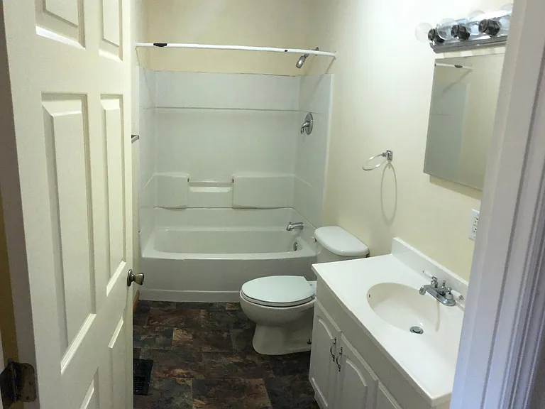 1 Weaver Town Homes — Photo 9