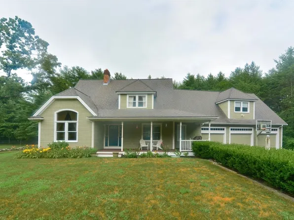 64 Winter St, Wrentham, MA 02093