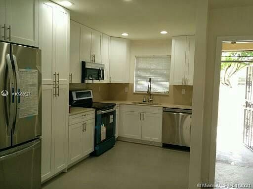 5th image of 13784 Kendale Lakes Dr #0