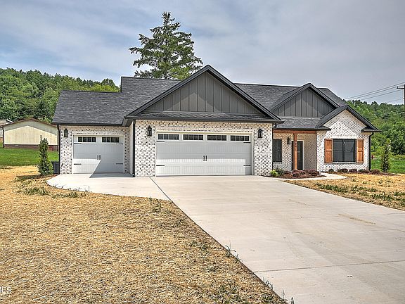 3rd image of 104 Thomson Meadow Ln
