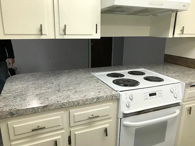3 bed, 1434 sqft, $2,100 — Photo 2