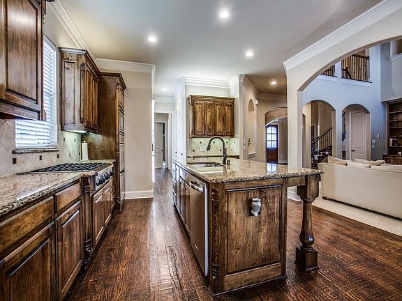 5th image of 1324 Thornwood Dr