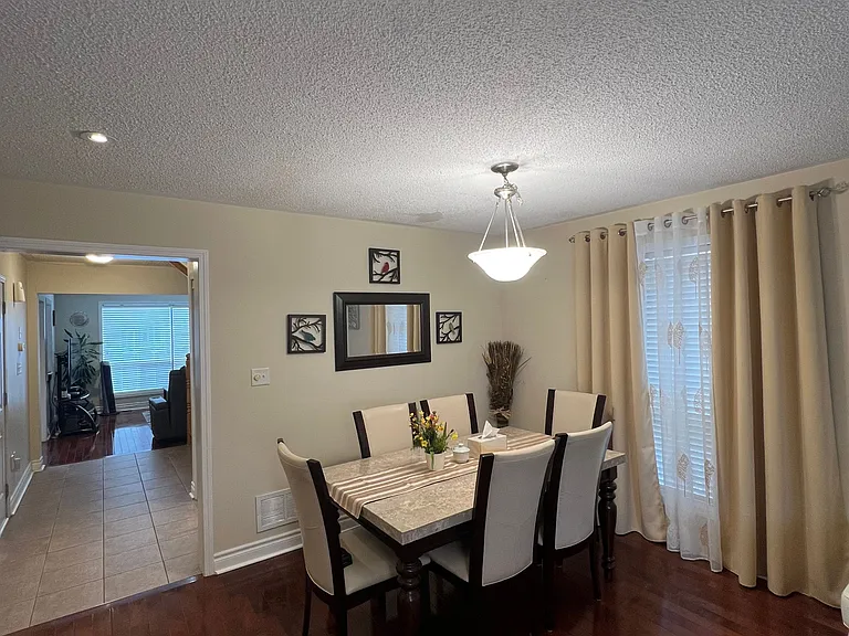 860 Luxton Dr — Photo 5