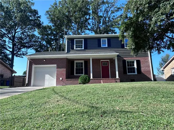323 Kingsman Dr, Newport News, VA 23608