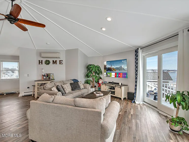 424 E Longport Ave — Photo 7