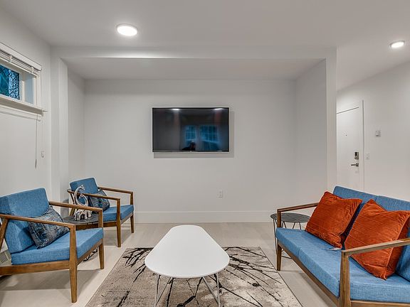 4th image of 1425 Haro St #101