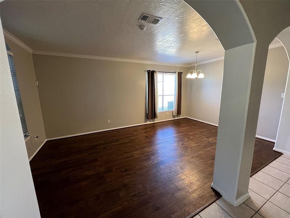 1st image of 19622 Golden Willow Dr