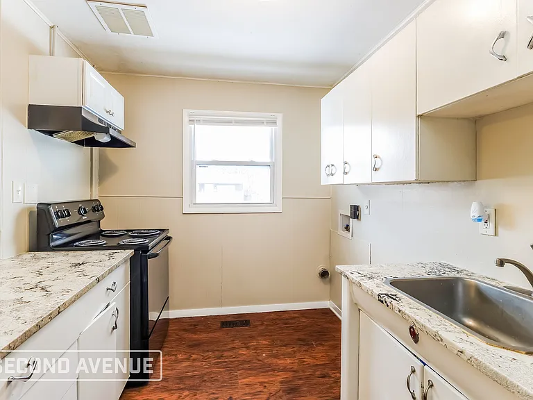 2659 Niagara St — Photo 9