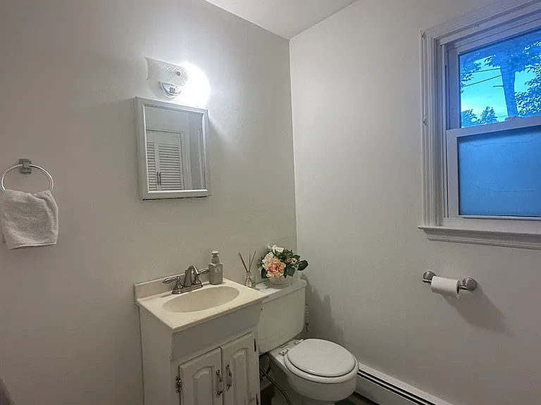 204 W Sherman Ave — Photo 2