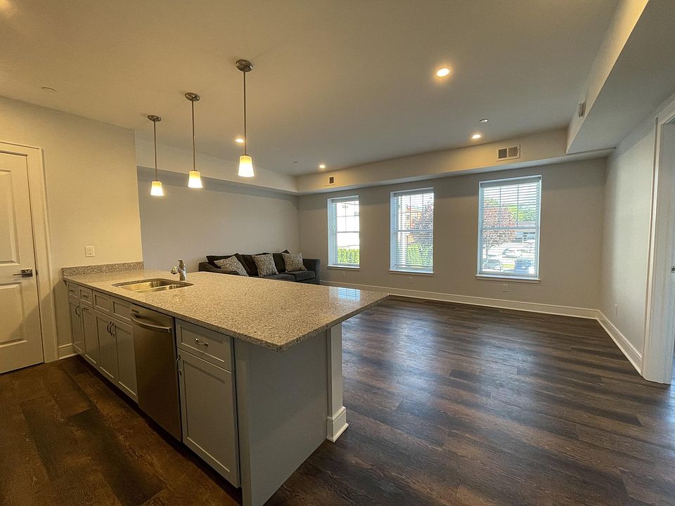 1st image of 15 Park St #204