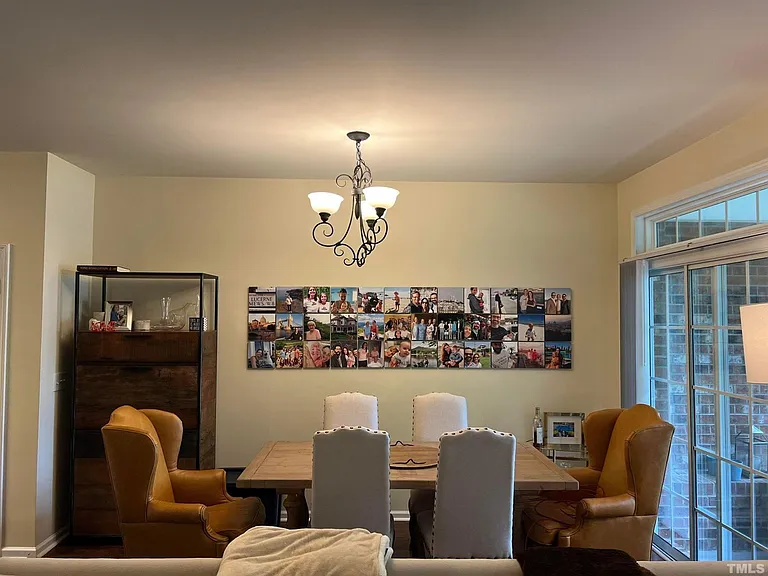 124 Longchamp Ln — Photo 4