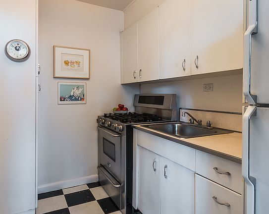 4th image of 230 3rd Ave #16E