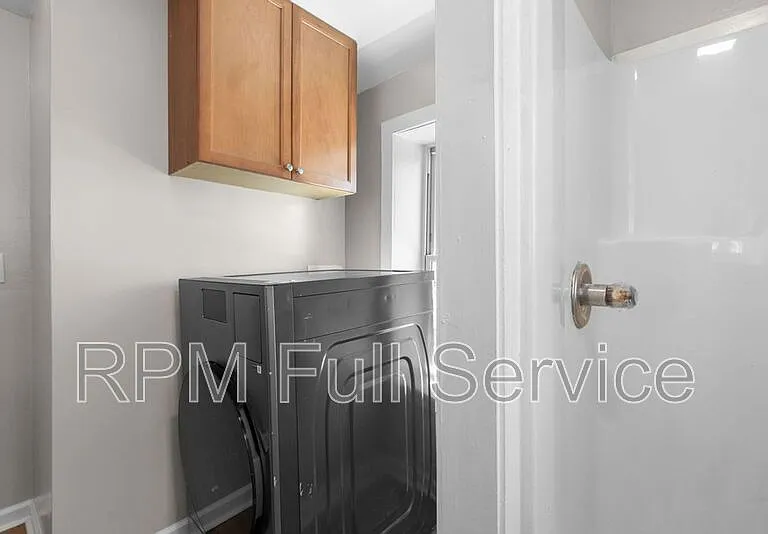 325 54th Ave N #E — Photo 16