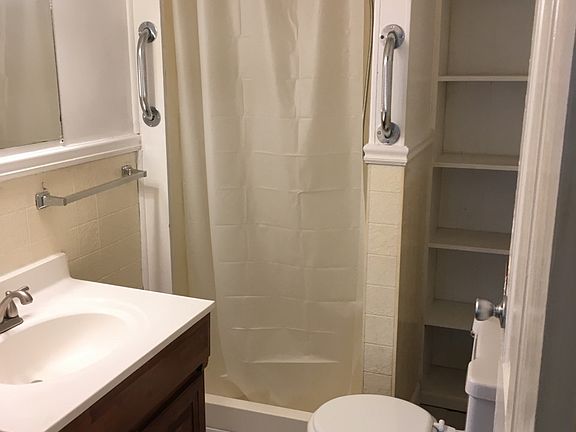 3rd image of 262 W 21st St #3