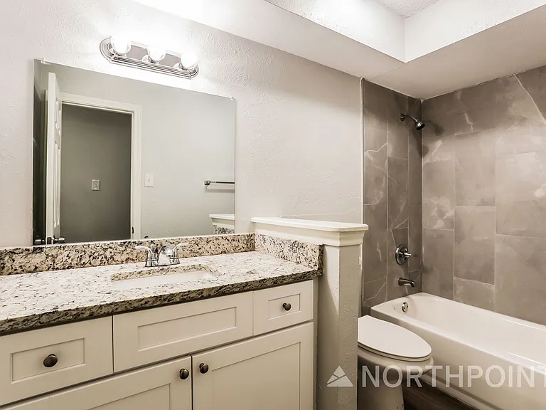 422 Ash Ln — Photo 12